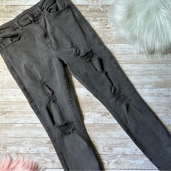 American Eagle Ripped Jeans | Black Wash | size 32 - Picture 1 of 9